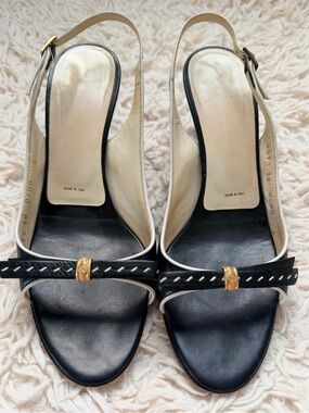 🎀 St. John Black & Cream Leather Slingback Sandals w/ Bow & Gold Accent (S 38)